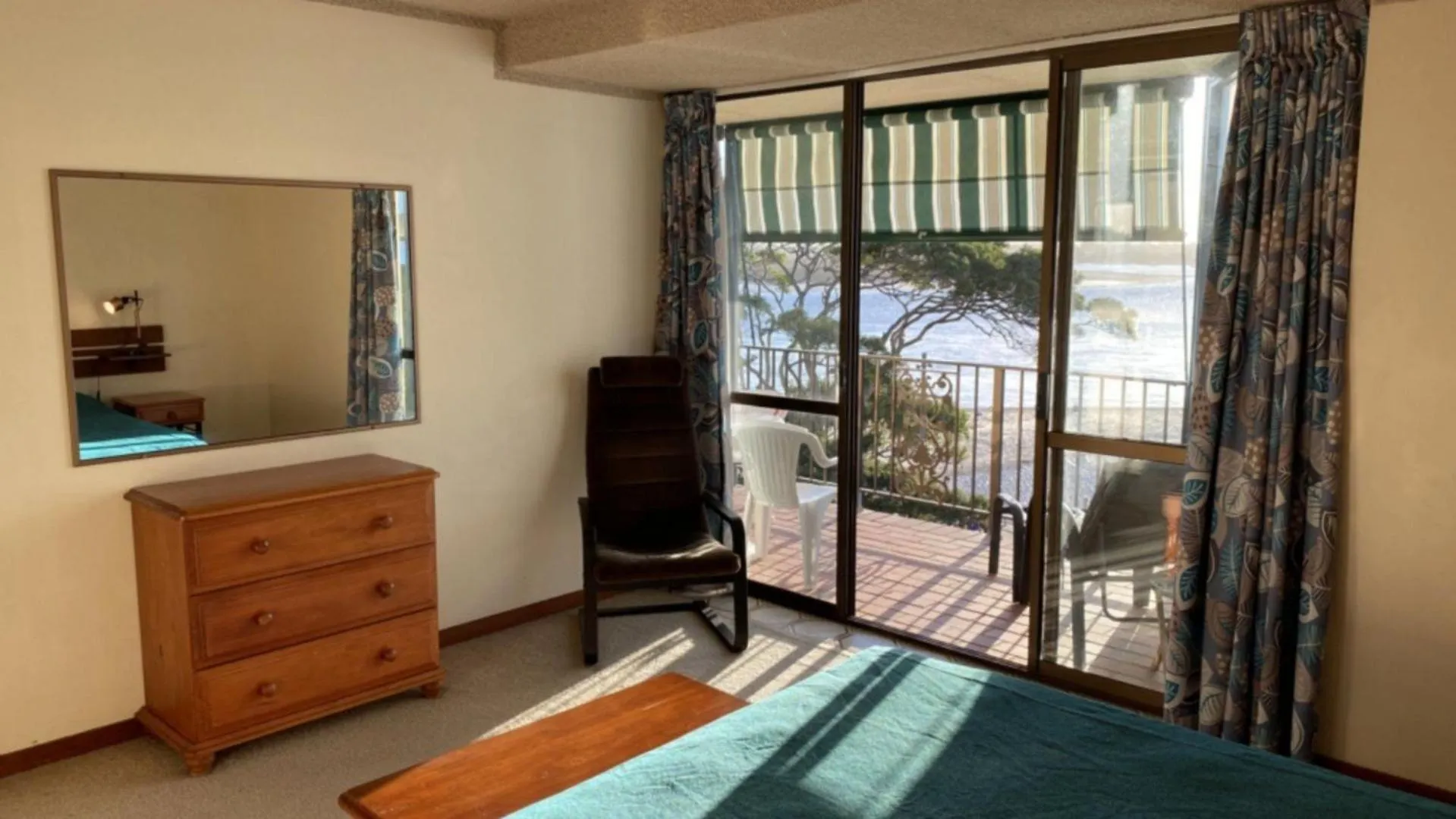 Daire Lowanna Unit 11 Caloundra